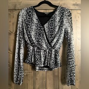Express Black and Gray Snake Print Peplum Blouse Women’s Size Small EUC